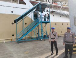 Satgas Polair Ops Liong Polda Kalbar Lakukan Pengamanan Jalur Perairan Dan Sungai