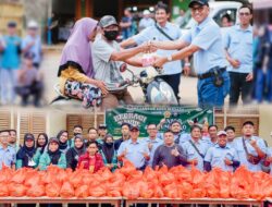 Peduli Sesama PT LAB Gelar Bazar dan Bagi Takjil