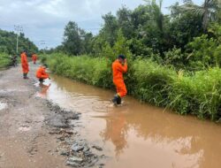 Patroli SAR Jajaran Satbrimob Polda Kalbar Mengantisipasi Jatuhnya Korban Akibat Banjir