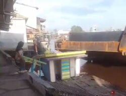 Tongkang CPO Serempet Dermaga Speedboat di Sukamara, Sejumlah Kapal Warga Rusak