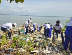 Danlanal Bintan Hadiri Acara Coastal Cleaning Up Ocean Literasea