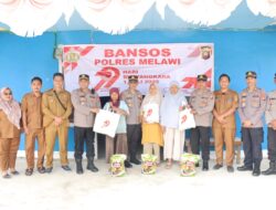 Polres Melawi Bansos di Desa Tanjung Sari