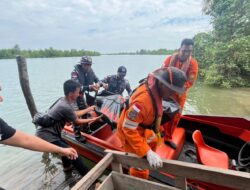 TNI AL Bersama Tim SAR Gabungan Berhasil Temukan Jenazah Nelayan Tenggelam di Perairan Beting Galah