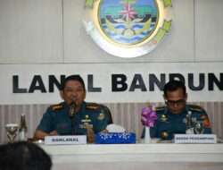 Komandan Lanal Bandung Berikan KKDN Kepada Mahasiswa S2 Fakultas Keamanan Nasional UNHAN RI