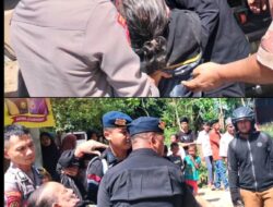 Quick Respon Brimob Kompi 2 Batalyon B Pelopor Evakuasi Korban Laka Tunggal Dengan Sigap Dan Cepat
