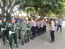 Babinsa dan Bhabinkamtibmas Bersinergi Lakukan Monitoring, Penataan dan Pemberdayaan PKL di Kawasan Stadion Bima