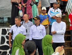 Semarakkan HUT Ke-80 RI, Danlanal Dabo Singkep Lepas Peserta Karnaval Budaya Bersama Forkopimda