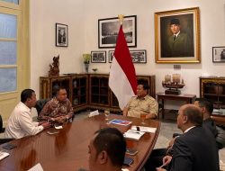 Presiden Prabowo Bahas Stabilitas Politik dan Penguatan Investasi Bersama Sejumlah Tokoh di Istana Merdeka