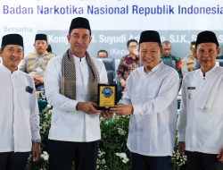 WASPADA NARKOBA DI LINGKUNGAN PESANTREN, KEPALA BNN RI EDUKASI SIVITAS AKADEMIKA UMMUL QURO