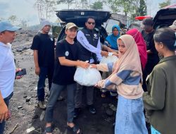 YALPK GROUP Salurkan Ratusan Paket Kebutuhan Pokok untuk Korban Erupsi Semeru di Supit Urang