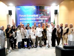 KAI Daop 1 Jakarta Kenalkan Rumah Sakit Provider kepada Pekerja: Semakin Melayani Hingga Internal PerusahaanJakarta, 4 Desember 2025 – PT Kereta Api Indonesia (Persero) Daerah Operasi 1 Jakarta (KAI Daop 1 Jakarta) menggelar kegiatan sosialisasi Rumah Sakit Provider yang menjadi mitra fasilitas pelayanan kesehatan bagi pekerja. Kegiatan ini bertujuan untuk memberikan pemahaman menyeluruh kepada seluruh pekerja mengenai akses layanan kesehatan yang lebih mudah, cepat, dan tepat, dilaksanakan di Cikini, Kantor Daop 1 Jakarta, Jl. Pegangsaan Timur nomor 15-16, Menteng, Jakarta Pusat, Kamis (4/12).  Sosialisasi ini diikuti oleh perwakilan setiap unit kerja di lingkungan Daop 1 Jakarta, perwakilan pengurus Serikat Pekerja Kereta Api (SPKA), Serikat Pekerja Kereta Api Indonesia (SPKAI) dan perwakilan dari rumah sakit provider wilayah Cikampek hingga Merak – Banten. Hal ini menunjukkan komitmen bersama dalam memperkuat kesejahteraan pekerja melalui peningkatan akses layanan kesehatan.  PYMT Manager Humas Daop 1 Jakarta, Detty Nurfatma Kusumah, menjelaskan bahwa peningkatan kualitas layanan kesehatan bagi pekerja merupakan bagian dari upaya perusahaan untuk memastikan dukungan terbaik bagi setiap insan KAI dalam menjalankan tugasnya.  “Pekerja adalah aset utama perusahaan. Dengan mengenalkan langsung fasilitas kesehatan rekanan, kami ingin memastikan pekerja memahami prosedur penjaminan, lokasi, dan akses layanan secara menyeluruh sehingga layanan kesehatan dapat dimanfaatkan dengan optimal,” ungkap Detty.  Ia menambahkan bahwa slogan pelayanan “Semakin Melayani” tidak hanya ditujukan kepada pelanggan eksternal pengguna jasa transportasi kereta api, namun juga kepada internal perusahaan.  “Semakin Melayani harus menjadi budaya pelayanan menyeluruh, termasuk bagaimana perusahaan memberikan perlindungan dan kenyamanan bagi seluruh pekerjanya,” tegasnya.  Berikut daftar Rumah Sakit Provider KAI wilayah Daop 1 Jakarta:  A. Wilayah Kerja Klinik Mediska Manggarai  1. RSUP Persahabatan – Jakarta Timur  2. RSUPN Dr. Cipto Mangunkusumo – Jakarta Pusat  3. RS Jantung dan Pembuluh Darah Harapan Kita – Jakarta Barat  4. RS Satya Bhakti – Jakarta Timur  5. RS Angkatan Udara dr. Esnawan Antariksa – Jakarta Timur  6. RSU Zahirah – Jakarta Selatan  7. RS Pelni – Jakarta Barat  8. RS Agung – Jakarta Timur  9. RS Tebet – Jakarta Selatan  10. RS Yarsi – Jakarta Pusat  11. RS Umum Husada – Jakarta Utara  12. RS Muhammadiyah Taman Puring – Jakarta Selatan  13. RSK Pusat Otak Nasional – Jakarta Timur  14. RSUD Jatipulo – Jakarta Barat  15. RS Port Medical Center – Jakarta Utara  16. RS EMC Pulomas – Jakarta Timur  17. RS Mitra Keluarga Kalideres – Jakarta Barat  18. RS Husada – Jakarta Pusat  19. RS Advent – Jakarta  20. RS Puri Cinere – Depok  21. RS Hermina Jatinegara – Jakarta Timur  22. RSIA Jati Padang – Jakarta Selatan  23. RS Premier Jatinegara – Jakarta Timur  24. RS Islam Cempaka Putih – Jakarta Pusat  25. RS Bunda – Jakarta Selatan  26. RS Atma Jaya – Jakarta Utara  27. RS Kanker Dharmais – Jakarta Barat  28. Lab Pathlab – Jakarta  29. Lab Biotest – Jakarta  30. Lab Prodia – Jakarta  31. Lab Ultra – Jakarta Timur  32. Lab Cito – Jakarta Selatan  33. Optik Kasoem – Jakarta Pusat  34. Optik Karunia Depok – Depok  35. Optik 99K – Jakarta Selatan  36. Klinik Utama SMEC Tebet – Jakarta Selatan  B. Wilayah Kerja Klinik Mediska Cikampek  1 PT. Novaliano Husada (Rumah Sakit Citra Sari Husada) -Karawang  2 PT. Cito Medika Utama (Rumah Sakit Mandaya Karawang)- Karawang  3 PT. Dewi Sri Piranti Syifa Persada (Rumah Sakit Dewi Sri)- Karawang  4 PT. Karya Husada Bersatu (Rumah Sakit Karya Husada)- Cikampek Karawang  5 PT. Rumah Sakit Islam Almuchtar Karawang (Rumah Sakit Islam Karawang) – Karawang  6 Rumah Sakit Izza – Karawang Barat  7 Rumah Sakit Sentra Medika Cikarang (Pt. Medika Sejahtera)- Kab.Bekasi  8 PT. Annisa Mitra Husada (Rumah Sakit Annisa)- Kab.Bekasi  9 PT. Prodia Widyahusada Tbk (Lab Prodia Karawang)- Kab.Karawang  10 UPTD Labkesda Kabupaten Karawang- Kab.Karawang  C. Wilayah Kerja Klinik Mediska Bekasi  1 PT. Famon Global Awal Bros (Primaya Hospital Bekasi) -Bekasi Barat  2 PT. Fortuna Prima Sentosa (Rs Primaya Bekasi Utara) – Bekasi Utara  3 Rumah Sakit Ananda Babelan – Kab.Bekasi  4 RSUD Dr. Chasbullah Abdulmajid Kota Bekasi – Kota Bekasi  5 PT. Mulia Pratama Cemerlang (Rs Siloam Bekasi Timur) – Bekasi Timur  6 PT. Lishar Sentosa Pratama (Rs Siloam Sentosa) – Bekasi Timur Kota Bekasi  7 PT. Anugerah Sentra Medika (Rs Siloam Bekasi Sepanjang Jaya) – Kota Bekasi  8 PT. Rajut Ananda Hidup Mandiri (Rumah Sakit Ananda Bekasi) – Bekasi  9 PT. Multazam Medisindo (Rs Ananda Tambun Selatan) – Bekasi  10 PT. Anna Medika (Rumah Sakit Anna Medika) – Bekasi  11 PT. Nur Amanah (Rumah Sakit Anna) – Bekasi Selatan  12 PT. Maulida Fitria Medika (Rumah Sakiit Tiara Bekasi) – Bekasi  13 Rumah Sakit Mitra Plumbon Cibitung) – Cibitung Bekasi  14 Yayasan Amal Bhakti – Bekasi Timur  15 Yayasan Mekar Sari (Rumah Sakit Mekar Sari) – Bekasi Timur  16 PT. Lider Indonesia (Lab Lider Bekasi)- Bekasi Selatan  17 PT. Cakra Mitra Sentosa (Lab Cakra) – Kab. Bekasi  18 UPTD Labkesda Kota Bekasi – Kota Bekasi  D. Wilayah Kerja Klinik Mediska Jakarta Kota  1 PT. KPJ Medica (Rumah Sakit Columbia Asia Bsd) – Tangerang Banten  2 PT. Famon Global Medika (Primaya Hospital Tangerang) – Tangerang  3 Rumah Sakit Medika Permata Hijau – Jakarta Barat  4 PT. Pondok Karya Medika (Rumah Sakit Cinta Kasih) – Tangerang Selatan  5 PT. Permata Dalima Serpong (Rumah Sakit Permata Dalima Serpong) – Tangerang Selatan  6 PT. Medikaloka Ciputat (Rumah Sakit Hermina Ciputat) – Tangerang Selatan  7 PT. Mulia Insani Bersama (Rumah Sakit Metro Hospitals Cikupa – Kab. Tangerang  8 Rumah Indonesia Sehat Hospital – Tangerang Selatan  9 Rumah Sakit Bhakti Asih – Kota Tangeranag  10 RSIA Pku Muhammadiyah Cipondoh – Kota Tangerang  11 PT. Sari Asih Aria Cemerlang -Banten  E. Wilayah Kerja Klinik Mediska Depok  1 Rumah Sakit Grha Permata Ibu – Kota Depok  2 Rumah Sakit Permata Depok – Sawangan Baru Depok  3 PT. Insani Menara Medika (Rs Alia Hospital Depok) – Depok Jawa Barat 16431  4 Rumah Sakit Universitas Indonesia (Rsui) – Kota Depok  5 Rumah Sakit Sentra Medika Cisalak – Cisalak Depok  6 Rumah Sakit Umum Daerah Cibinong – Kec. Cibinong  7 PT. Cahaya Intan Indonesia (Lab Cahya Depok) – Kota Depok  F. Wilayah Kerja Klinik Mediska Bogor  1 Rumah Sakit Jiwa Dr.H.Marzoeki Mahdi Bogor – Bogor  2 Rumah Sakit Pmi Bogor – Bogor  3 Rumah Sakit Umum Daerah Kota Bogor – Kota Bogor  4 Yayasan Rumah Sakit Islam Bogor – Bogor  5 Rumah Sakit Umum Daerah Kota Bogor – Kota Bogor  6 PT. Dutagraha Afiah (Rumah Sakit Ummi) – Kec.Bogor Selatan  7 PT. Kartika Parama Medika (Rumah Sakit Kartika Kasih) – Sukabumi  8 PT. Amaliah Husada Jonggol (Rumah Sakit Permata Jonggol) – Kab. Bogor  9 PT. Arthasebena Putra (Rumah Sakit Azra) – Kec.Bogor Utara  10 PT. Muhammad Medika Abadi (Rumah Sakit Graha Medika) – Kota Bogor  11 PT.Trimitra Medika (Rumah Sakit Trimitra) – Kab.Bogor  12 PT. Diga Mitra Husada (Rs Harapan Sehati) – Kab.Bogor.  13 Yayasan Rumah Sakit Islam Assyifa Kota Sukabumi – Kota Sukabumi  14 Rumah Sakit Betha Medika – Sukabumi  15 Rumah Sakit Bhakti Medicare (Pt Medikarya Utama) – Cicurug Sukabumi  16 Rumah Sakit Umum Daerah R. Syamsudin, Sh Kota Sukabumi – Kota Sukabumi  17 PT. Fortuna Sentosa Sejahtera (Rumah Sakit Primaya Sukabumi) – Sukabumi  18 Rumah Sakit Medika Dramaga (Pt Dramaga Bina Medika) – Kota Bogor  19 PT. Kurnia Asih Cemerlang (Rumah Sakit Vania) – Kota Bogor  20 PT. Kimia Farma Diagnostika (Lab Kimia Farma Bogor) – Bogor  21 UPTD Labkesda Kota Bogor – Kota Bogor  22 UPTD Labkesda Kota Sukabumi – Kota Sukabumi  23 Yayasan Yurista Berakah Abadi (Klinik Yurista Berakah Abadi) – Sukabumi  24 Puskesmas Bogor Tengah – Kota Bogor  F. Wilayah Kerja Klinik Mediska Rangkasbitung  1 PT. Kurnia Kasih (Rumah Sakit Kurnia Cilegon)- Cilegon Banten  2 PT. Kurnia Kasih (Rumah Sakit Kurnia Serang) – Rangkasbitung  4 Yayasan Yatna Yuana Kasih (Rumah Sakit Misi Lebak) – Rangkasbitung  5 PT. Kartini Bakti Husada – Lebak, Banten  6 UPTD Labkesda Kabupaten Lebak – Kabupaten Labak  Melalui kegiatan sosialisasi layanan kesehatan ini, KAI Daop 1 Jakarta berharap seluruh pekerja merasa lebih aman, sehat, dan didukung dalam setiap aktivitas pelayanan kepada pelanggan.  Ke depan, perusahaan akan terus meningkatkan kerja sama layanan kesehatan serta melakukan sosialisasi berkelanjutan agar seluruh pekerja memperoleh manfaat secara optimal dan merata di seluruh wilayah operasional Daop 1 Jakarta.  Press release ini juga sudah tayang di VRITIMES.