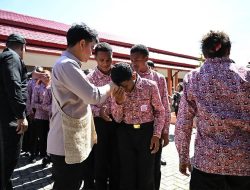 Pastikan Pendidikan Menjangkau Anak Kurang Mampu, Wapres Tinjau SRMA 41 Biak