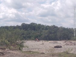 Diduga Oknum Toke Yang Panggil Keuchik Bermain Galian C Di Krueng Kabu Baroh Di Sanyalir Ilegal Dan Tercium Gunakan Solar Subsidi, Mendapat Sorotan Publik Atas Sikapnya Arogon