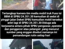 Tertangkap Kamera Tim Media Mobil Truk Fuso Isi BBM Subsidi Jenis Solar Kemudian Di Kuras Atau Di Sedot Pinggir Tempat Penampung Di duga Ada Kerjasama Pihak SPBU 24.351.30 Dan Pelangsir