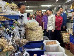 Kunjungi Pasar Badung Bali, Wapres Tinjau Stabilitas Harga dan Transaksi Pembayaran Non Tunai