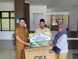 Kursi Roda untuk Nurhayeti, Menggerakkan Hati Bupati Welly Suhery