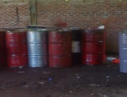 Gudang Penimbunan BBM Solar Subsidi Milik Mister’M’ Di Duga Ilegal Lancar Beroperasi APH Mendapat Sorotan Publik